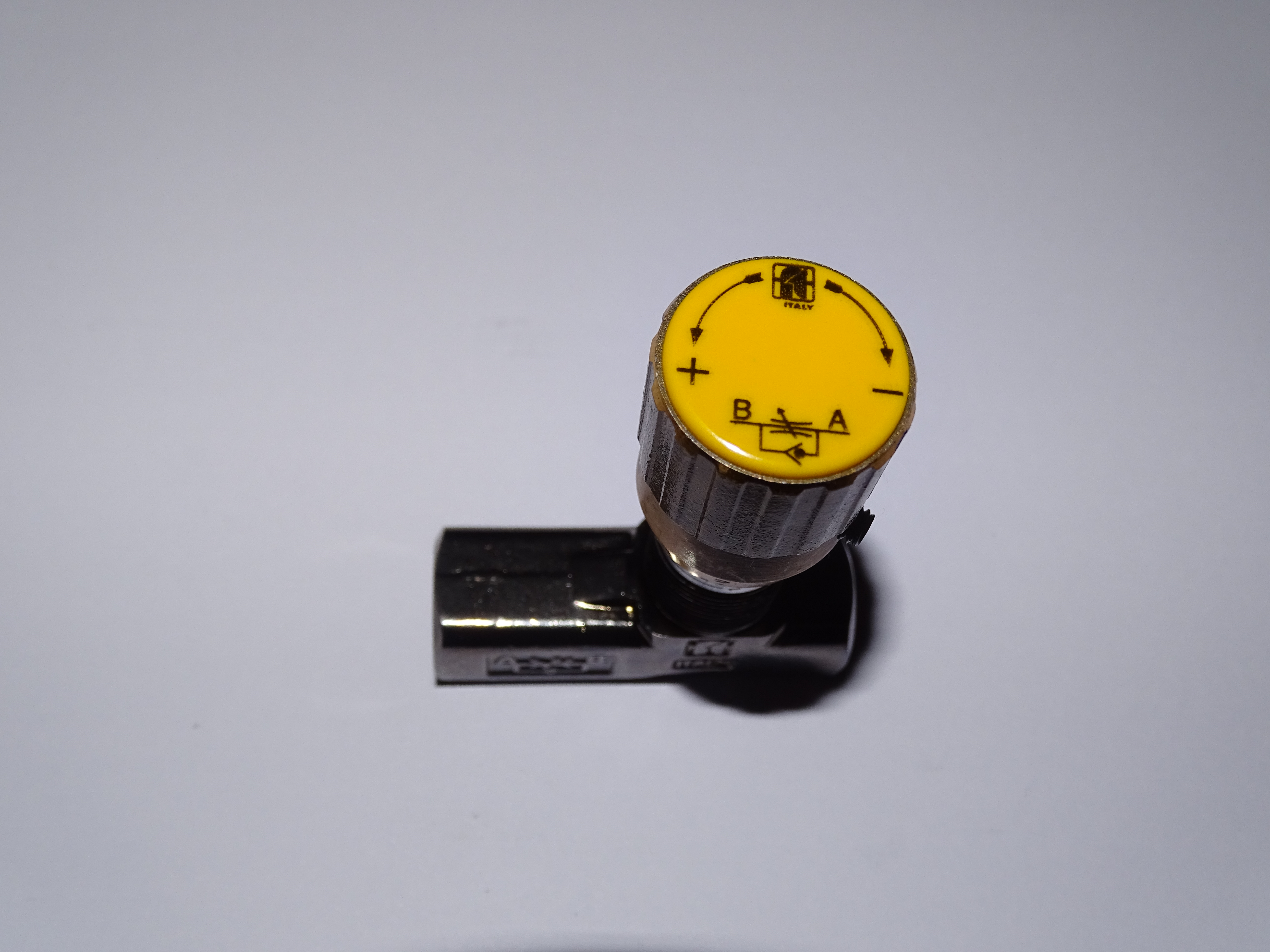Micro throttle valve